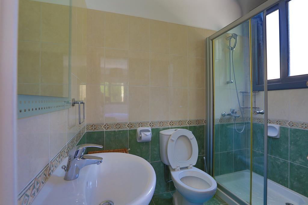 Villa Infinite Blu Paphos Eksteriør bilde